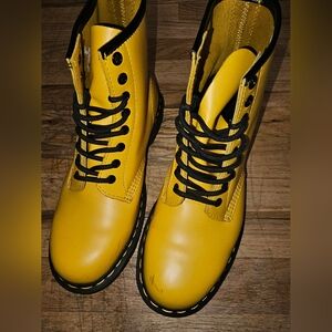 Doc Maartens, Yellow-W sz 9, M Sz 8